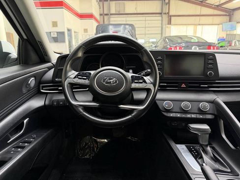 Used 2021 Hyundai Elantra SEL FWD image 21