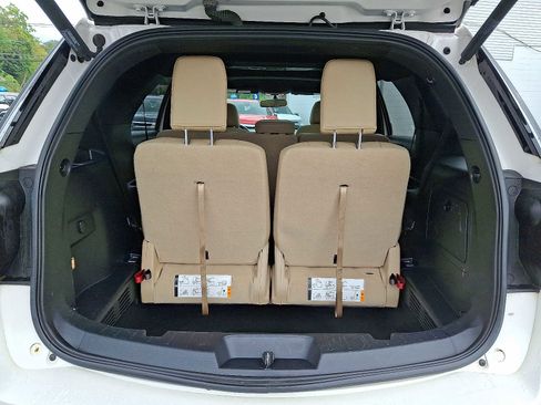 Used 2017 Ford Explorer XLT w/ Equipment Group 202A image 28