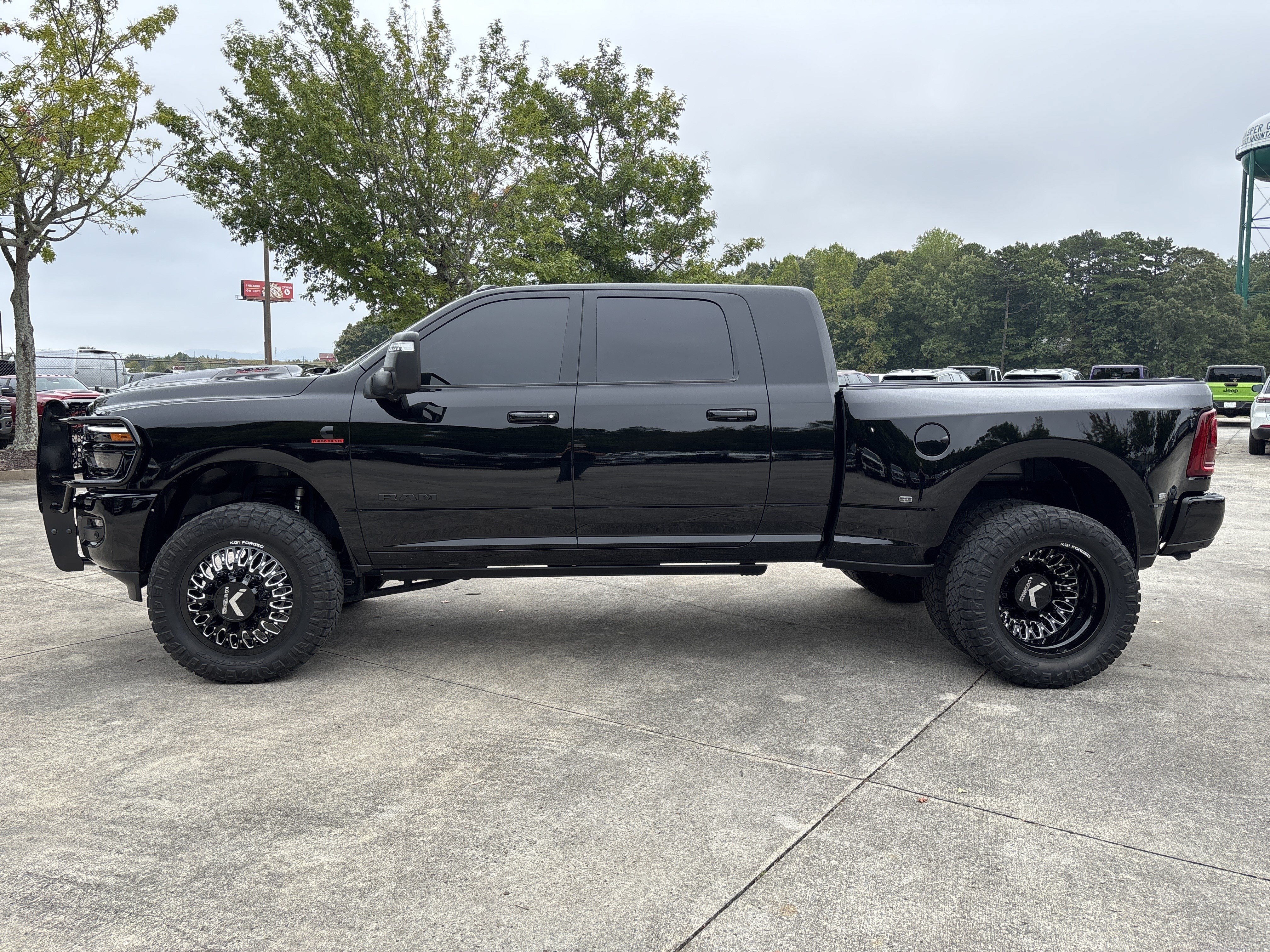 Used 2025 RAM 3500 Laramie w/ Night Edition AWD/4WD image 5