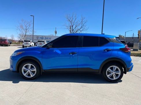 Used 2021 Nissan Kicks S image 2