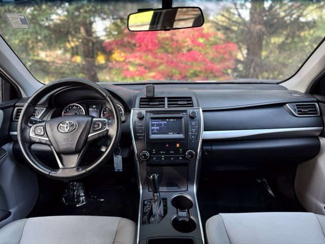 Used 2016 Toyota Camry SE FWD image 18