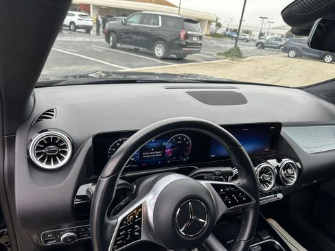 Used 2025 Mercedes-Benz GLA 250 4MATIC image 35