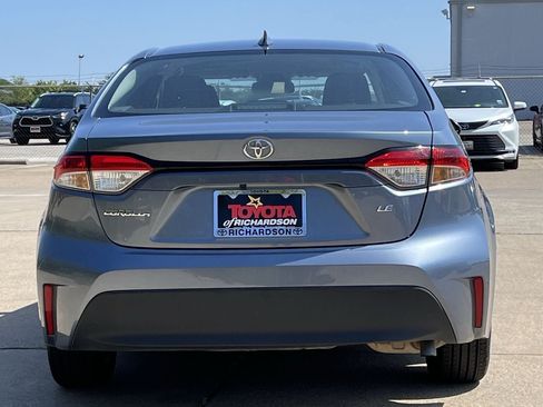 Used 2025 Toyota Corolla LE FWD image 5