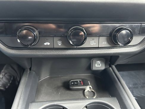 Used 2025 Honda HR-V Sport image 25