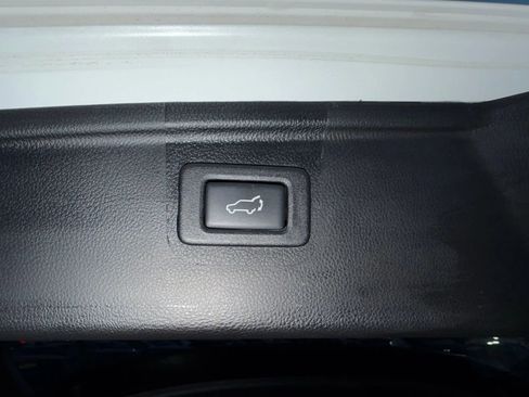 Used 2017 Subaru Outback 3.6R Limited image 46