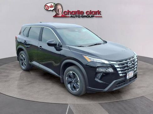 Certified 2026 Nissan Rogue SV FWD image 7