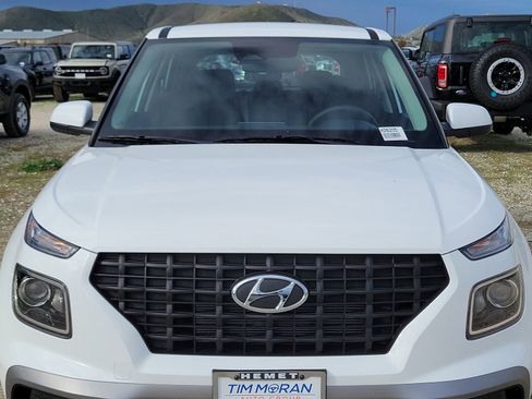 New 2026 Hyundai Venue SE FWD image 21