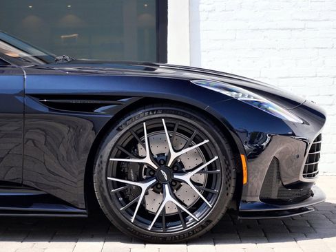 Used 2025 Aston Martin DB12 Coupe RWD image 4