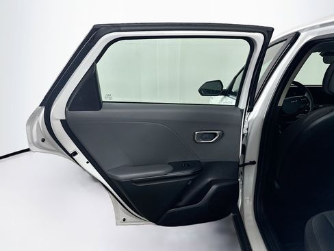 Used 2025 Kia K4 FWD image 25