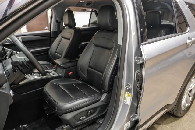 Used 2021 Ford Explorer XLT w/ Equipment Group 202A AWD/4WD image 4