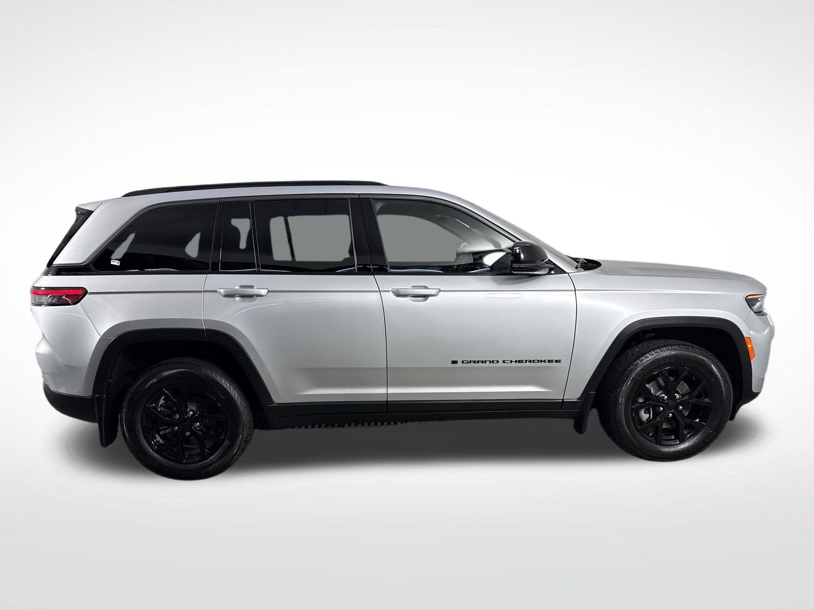 Used 2026 Jeep Grand Cherokee Altitude AWD/4WD image 37