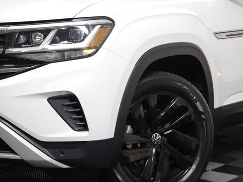 Used 2023 Volkswagen Atlas Cross Sport SE w/ Black Wheel Package AWD/4WD image 3