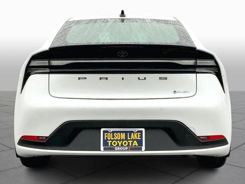 New 2026 Toyota Prius Plug-In Hybrid image 4