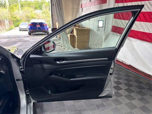 Used 2023 Nissan Altima 2.5 SV FWD image 20