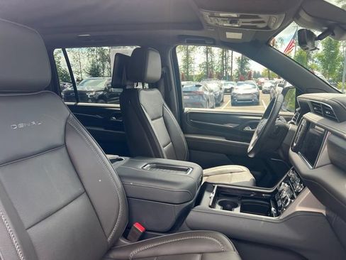 Used 2023 GMC Yukon XL Denali w/ Denali Reserve Package AWD/4WD image 20