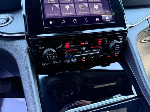 Used 2024 Jeep Grand Cherokee L Laredo image 35