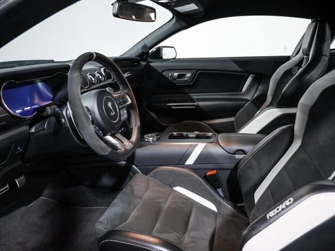 Used 2020 Ford Mustang Shelby GT500 w/ Carbon Fiber Track Pack image 33