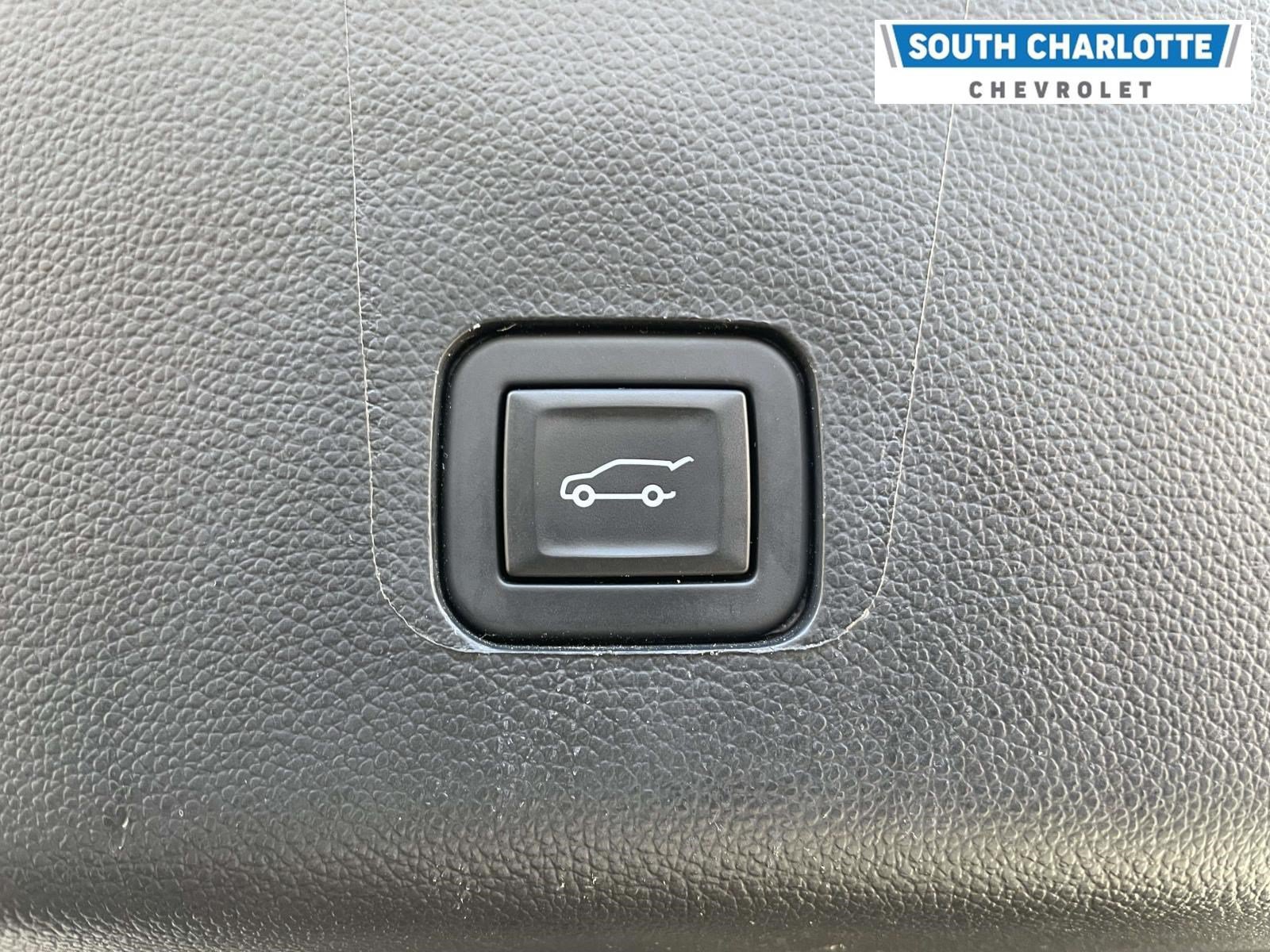 Used 2023 Chevrolet Traverse LT AWD/4WD image 6
