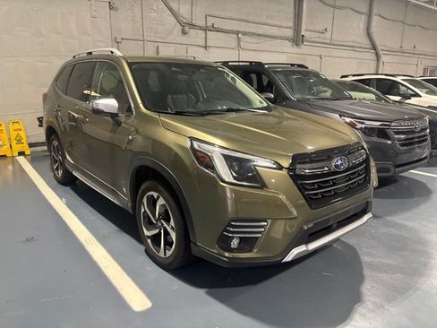 Used 2023 Subaru Forester Touring AWD/4WD image 10