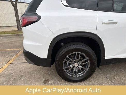 Used 2025 GMC Acadia Elevation image 13