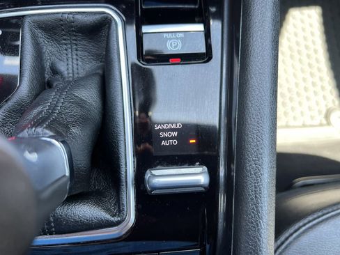Used 2024 Jeep Compass Latitude w/ Convenience Group AWD/4WD image 10