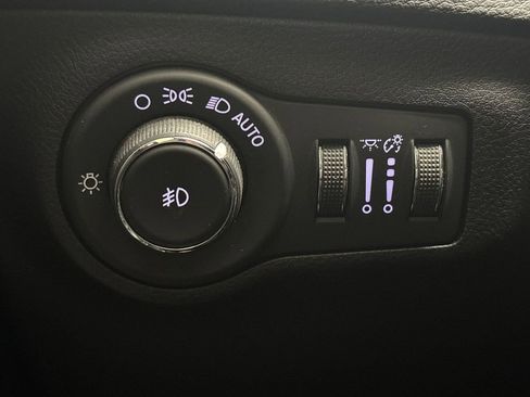 Used 2018 Jeep Compass Latitude w/ Cold Weather Group image 45