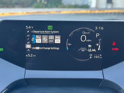 New 2026 Toyota Prius Plug-In Hybrid FWD image 29