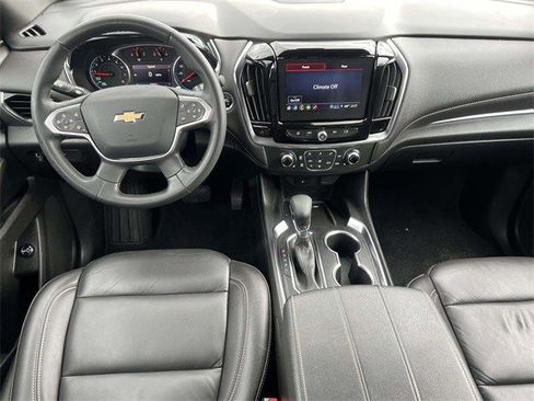 Used 2023 Chevrolet Traverse LT image 15