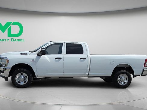 Used 2023 RAM 2500 Tradesman w/ Chrome Appearance Group AWD/4WD image 3
