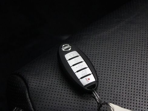 Certified 2021 Nissan Rogue Platinum FWD image 31