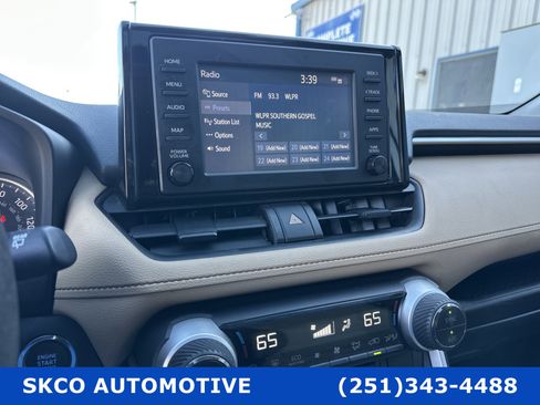 Used 2019 Toyota RAV4 XLE image 16