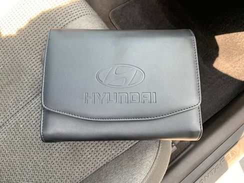 Used 2019 Hyundai Santa Fe SEL AWD/4WD image 13