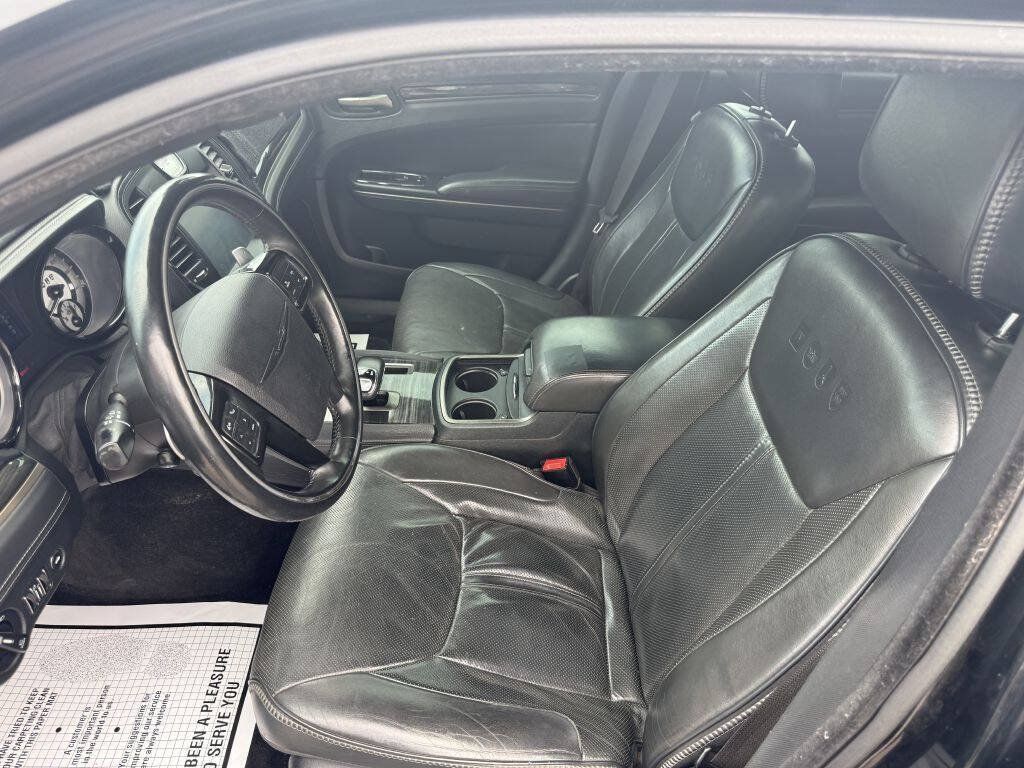 Used 2014 Chrysler 300 C RWD image 12
