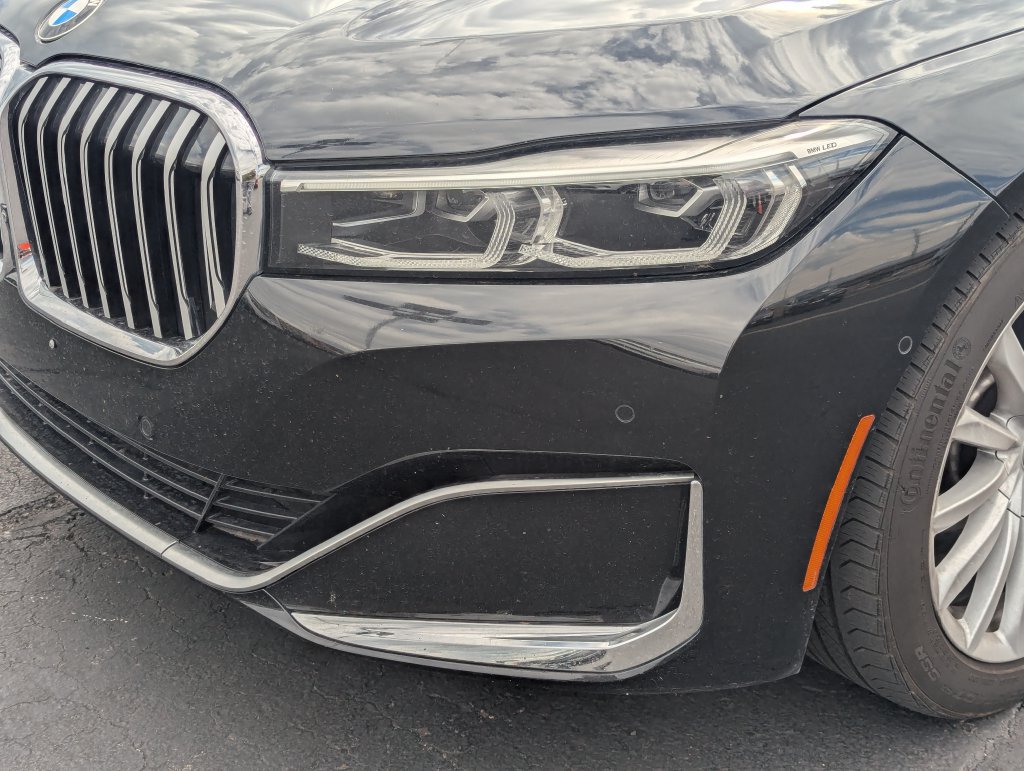 Used 2022 BMW 740i w/ Premium Package RWD image 12