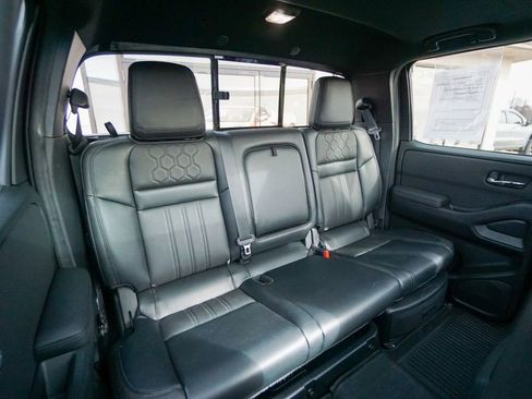 Used 2022 Nissan Frontier PRO-4X w/ Pro-4X Premium Package image 33