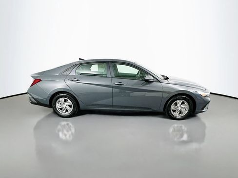 New 2026 Hyundai Elantra SE w/ Cargo Package FWD image 4