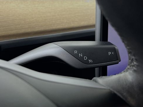 Used 2023 Tesla Model 3 Standard Range image 22