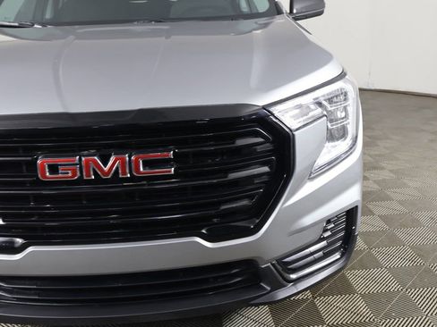 Used 2024 GMC Terrain SLE w/ Elevation Edition image 14