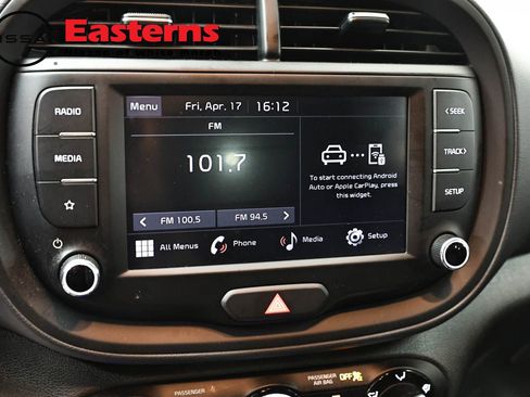 Used 2025 Kia Soul LX w/ LX Technology Package FWD image 18