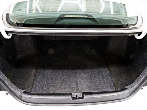 Used 2018 Honda Accord Touring image 13
