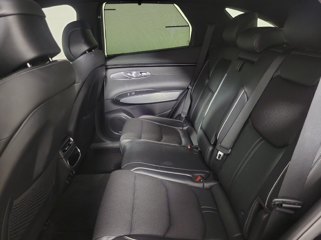 Used 2022 Genesis GV70 2.5T w/ Sport Prestige Package AWD/4WD image 15