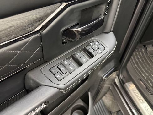 Used 2025 RAM 3500 Limited AWD/4WD image 12