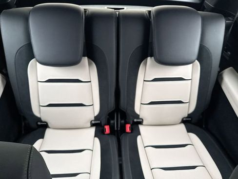 Used 2025 Mercedes-Benz GLS 63 AMG 4MATIC image 16