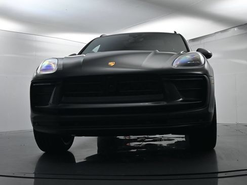 Certified 2026 Porsche Macan AWD/4WD image 56