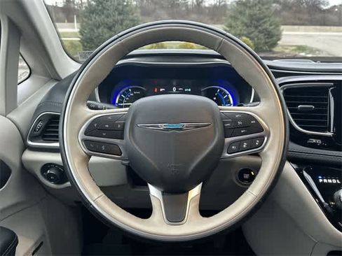 Used 2019 Chrysler Pacifica Limited w/ Advanced Safetytec Group image 8