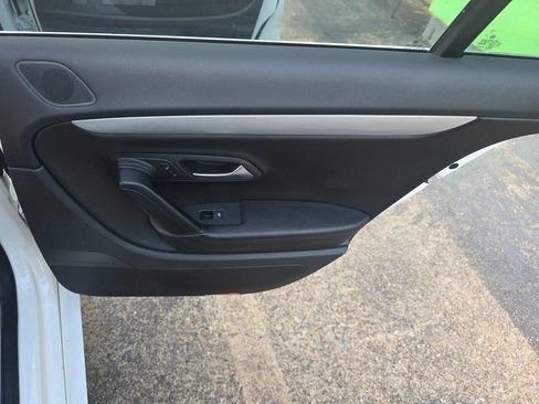 Used 2014 Volkswagen CC Sport image 16