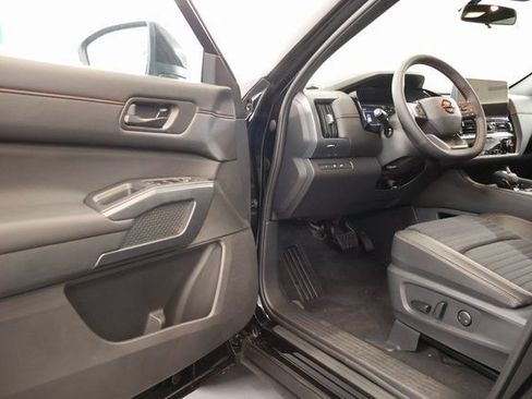 New 2026 Nissan Pathfinder Rock Creek w/ Rock Creek Premium Package AWD/4WD image 9