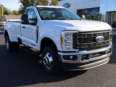 New 2026 Ford F350 XL image 2