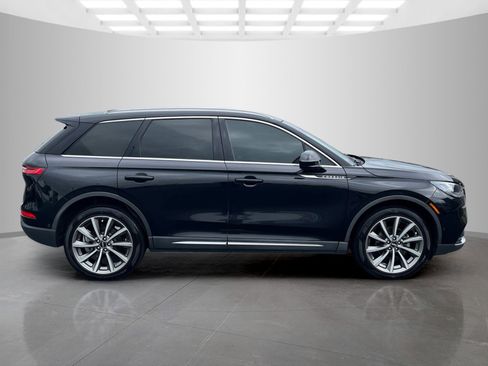 Used 2020 Lincoln Corsair Reserve image 3