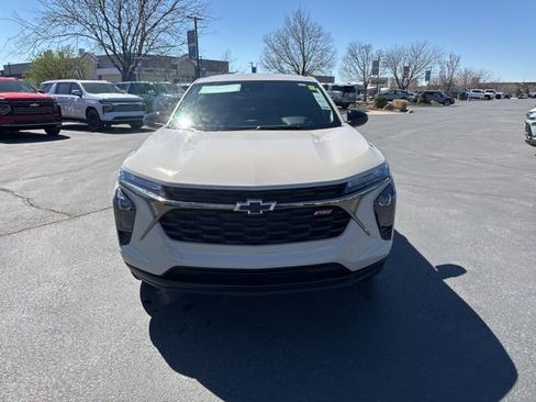 New 2026 Chevrolet Trax RS w/ Driver Confidence Package image 2